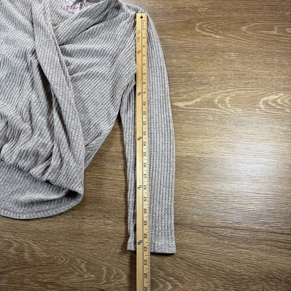 Akemi + Kin Anthropologie Women's M Waffle Knit Wrap Top Gray Hi Low Neutral - Picture 7 of 8